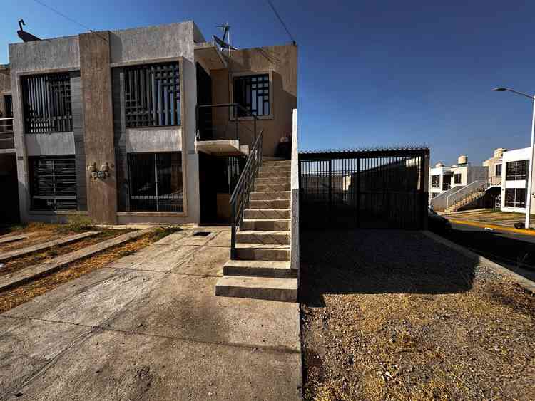 casa duplex en renta fraccionamiento vista reina coyula tonala jalisco pPTDM2r